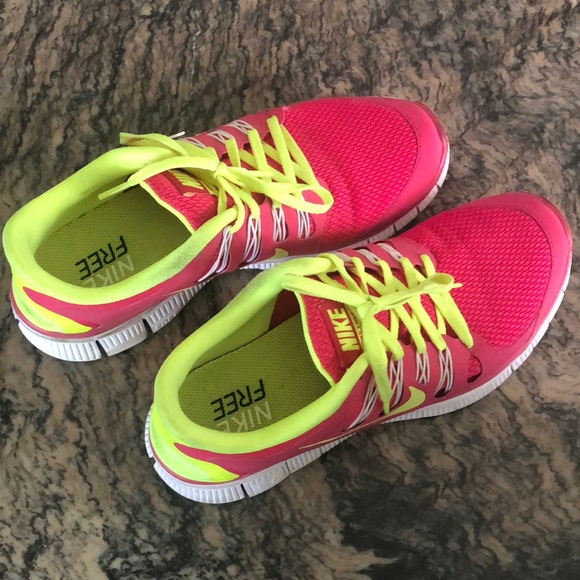 Nike Women’s Shoes - Picture 1 of 8